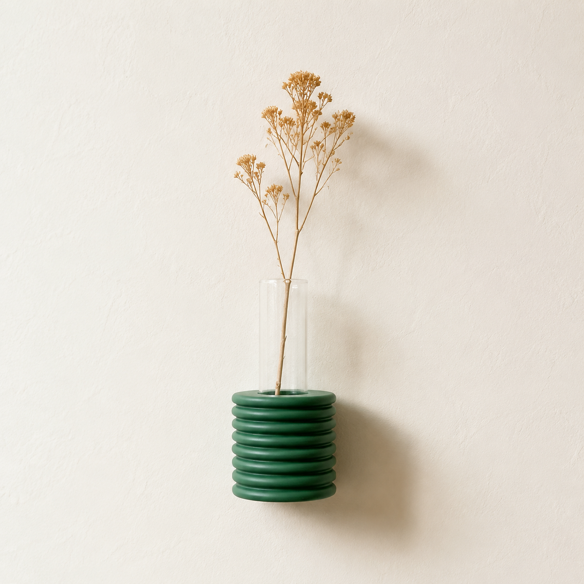 Ribble Wandvase – Grün – Premium-Hauptbild mit dezenter Wohnatmosphäre