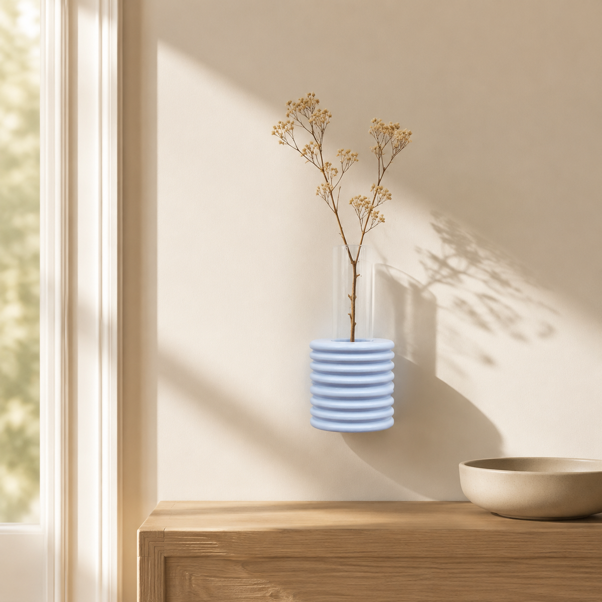 Ribble Wandvase – Hellblau – in elegantem Wohnambiente