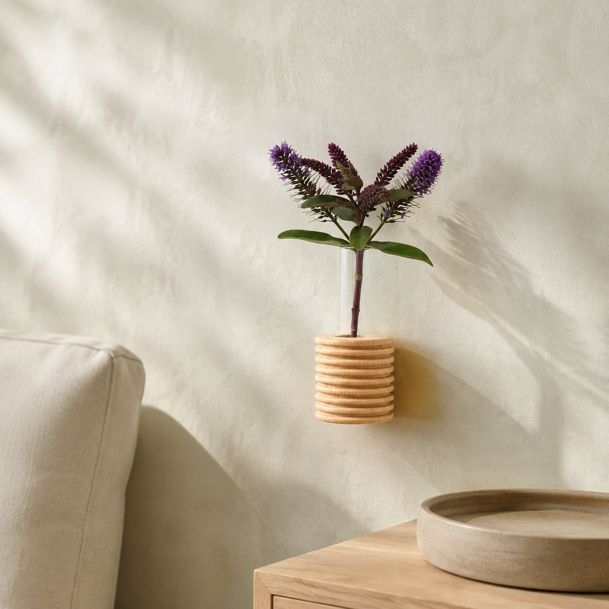 Ribble Wandvase – Holzoptik – in modernem Flurambiente
