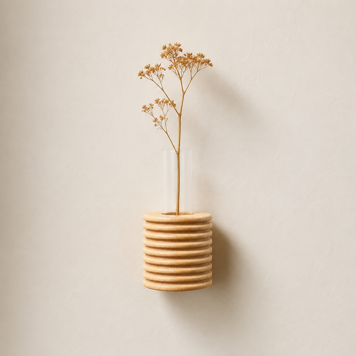 Ribble Wandvase – Holzoptik – Premium-Hauptbild mit dezenter Wohnatmosphäre