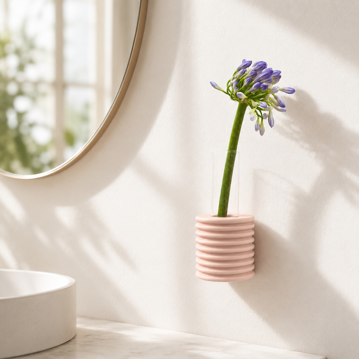 Ribble Wandvase – Rosa – in ruhigem Premium-Interieur