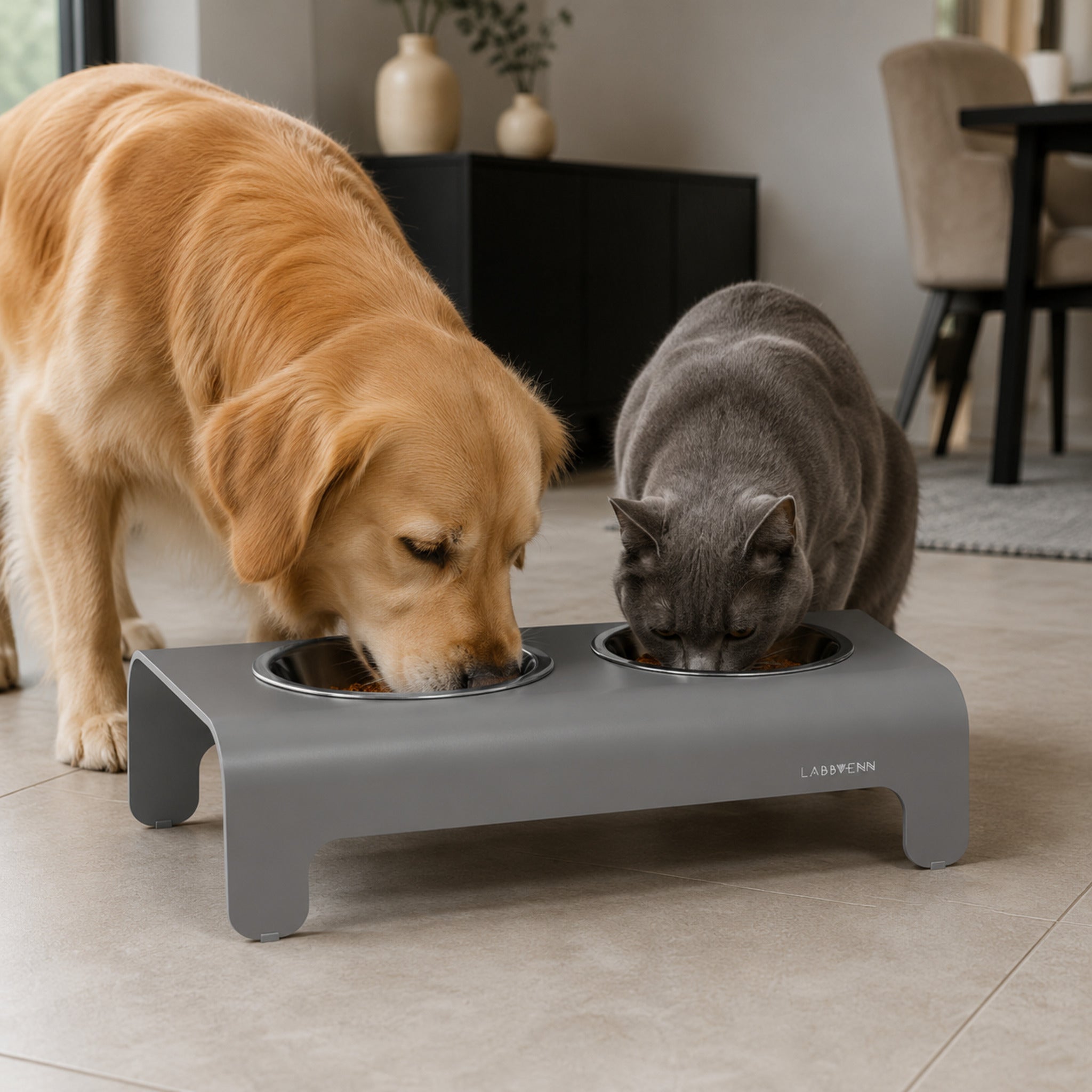 Rico Doppelnapf für Hund & Katze – Grau – Stilvolle Wohnatmosphäre mit Hund und Katze