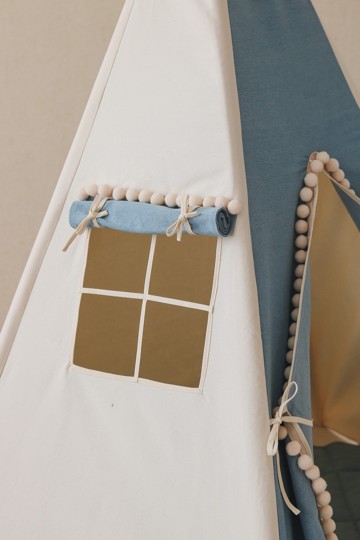 Kinder-Tipi Jeans mit Pompons – Originalansicht 2