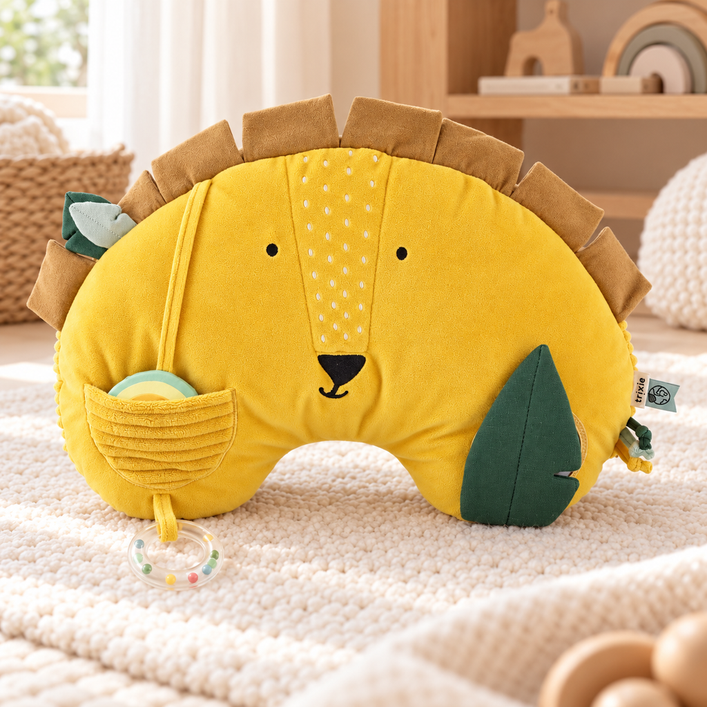 Trixie Bauchlage-Kissen – Mr. Lion – Premium Lifestyleaufnahme
