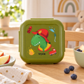 Trixie Snackbox mit Clips – Fireman Mr. Dino – Premium Lifestyleaufnahme
