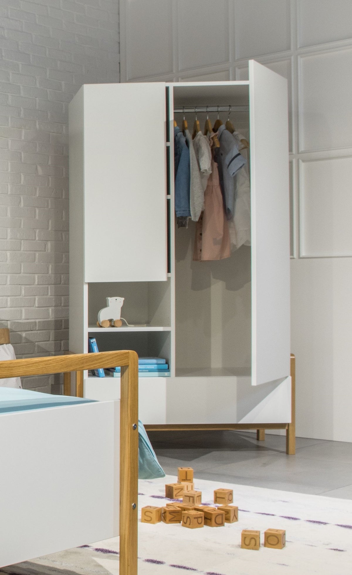 Kleiderschrank Victor – Detailansicht 2 | Kocot Kids