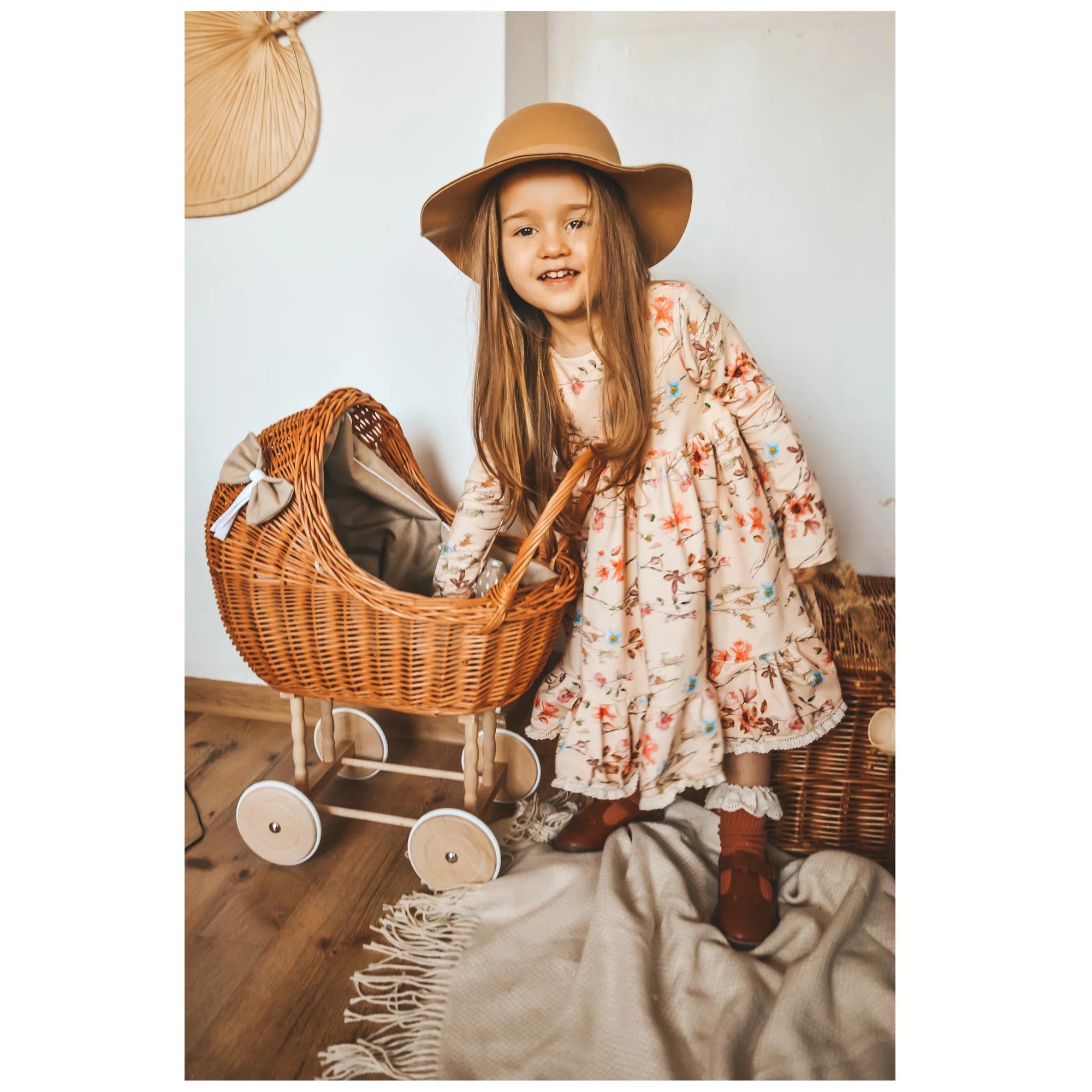 Wicker Doll Stroller Lena – Beige Bedding
