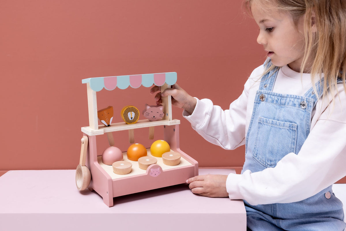 Trixie Holz-Eisdiele – Detailaufnahme